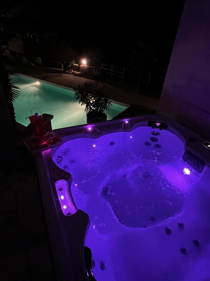 Chambre Au Calme Avec Spa Privatif Gratuit Sud Aveyron Les Palmiers Des Causses Saint-Rome-de-Tarn エクステリア 写真